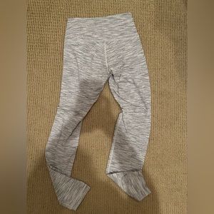 Patterned size 6 wunder unders from lulu lemon